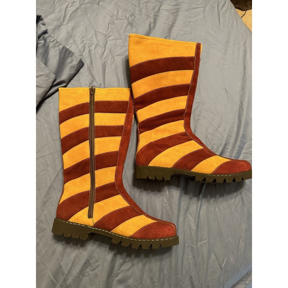 VNT Y2k Harry Potter Gryffindor Boots Sz 8 Suede Red Orange Iowa State Striped